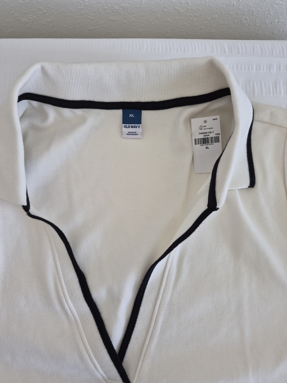 Old Navy NWT Cream V-Neck Contrast Trim Polo Shirt Size XL